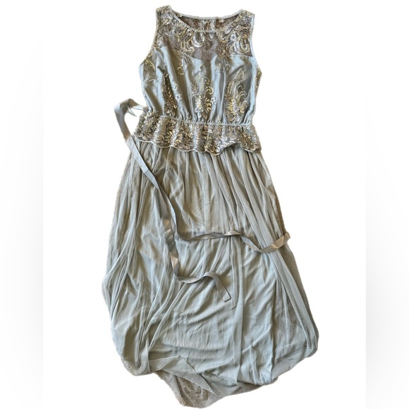 Beautiful sequence top dress, very light and like new. - Picture 1 of 2